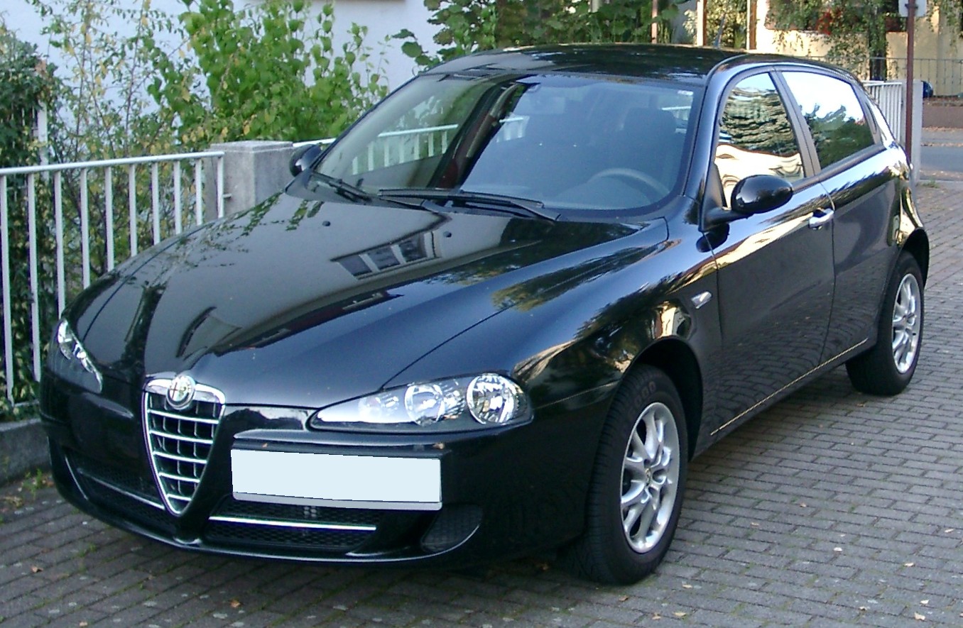 Alfa Romeo 147: 5 фото