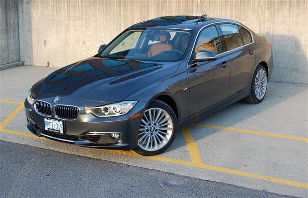 BMW 328i: 2 фото