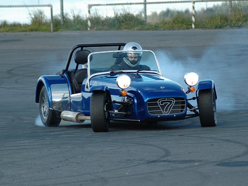 Caterham Seven: 11 фото