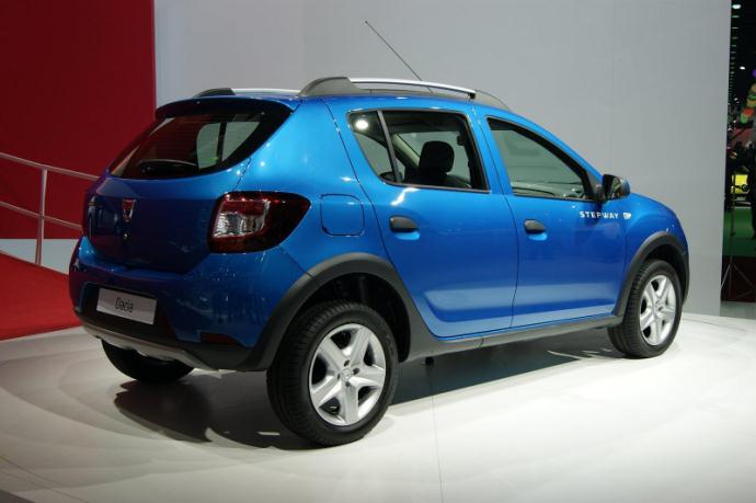 Dacia Sandero: 9 фото