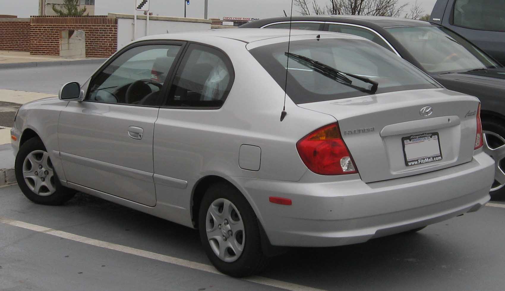 Hyundai Accent: 10 фото