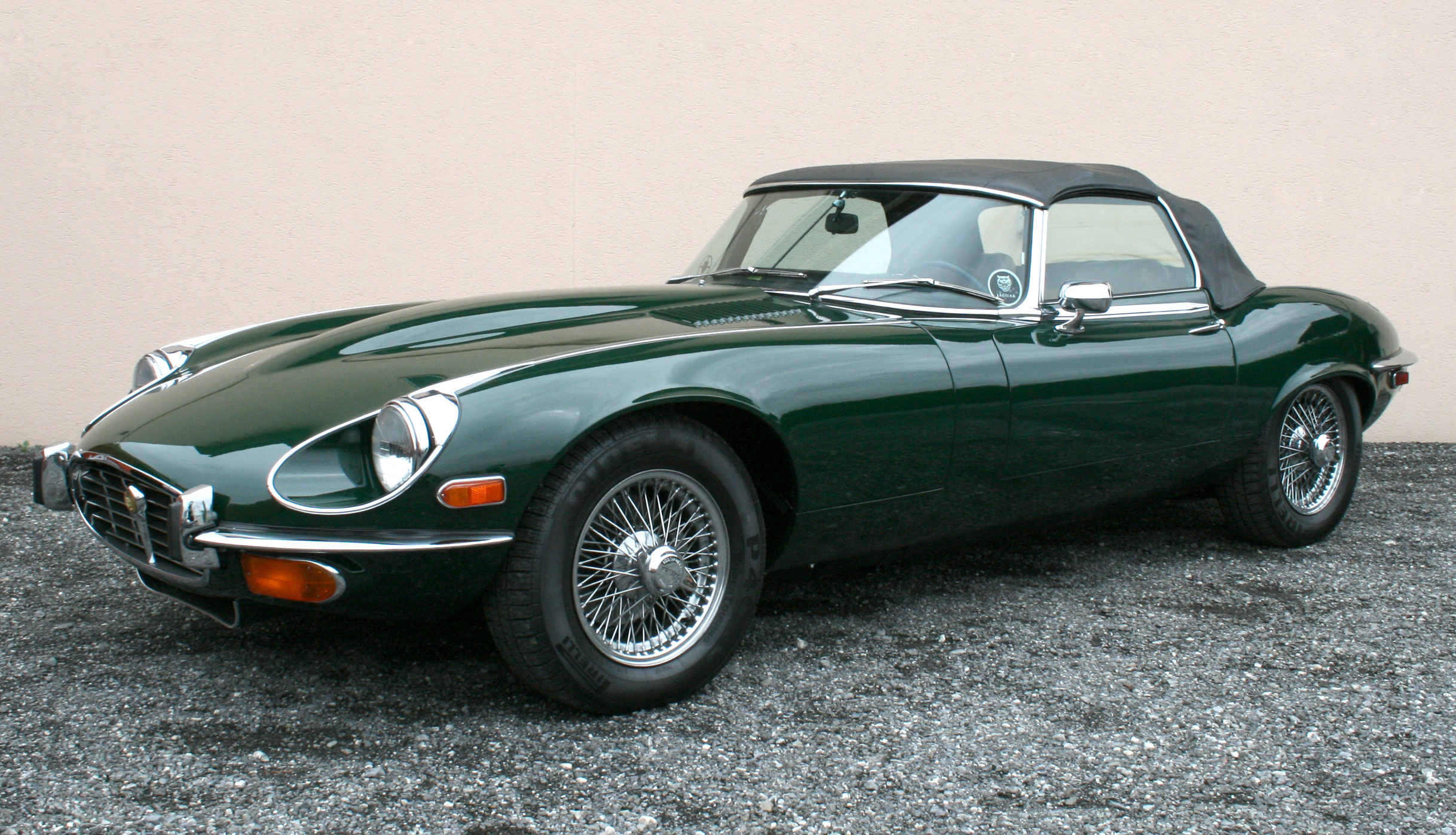 Jaguar E-Type: 4 фото