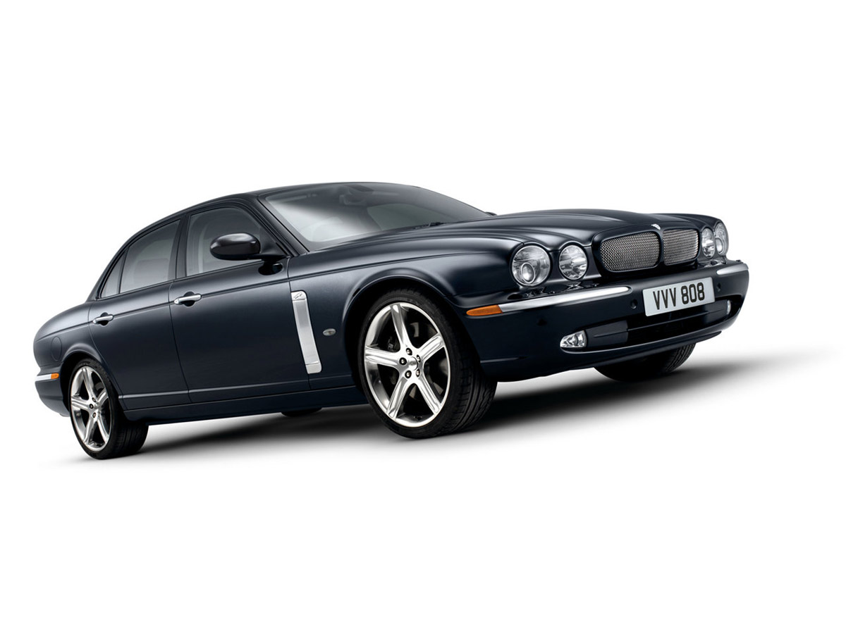 Jaguar XJR: 2 фото