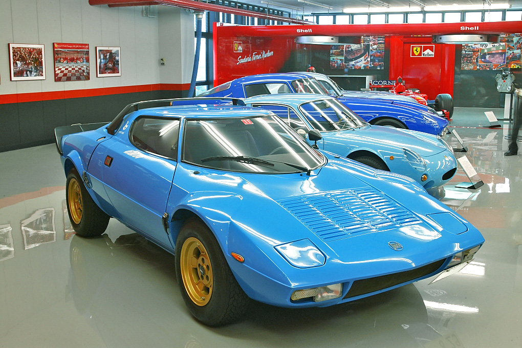 Lancia Stratos: 11 фото