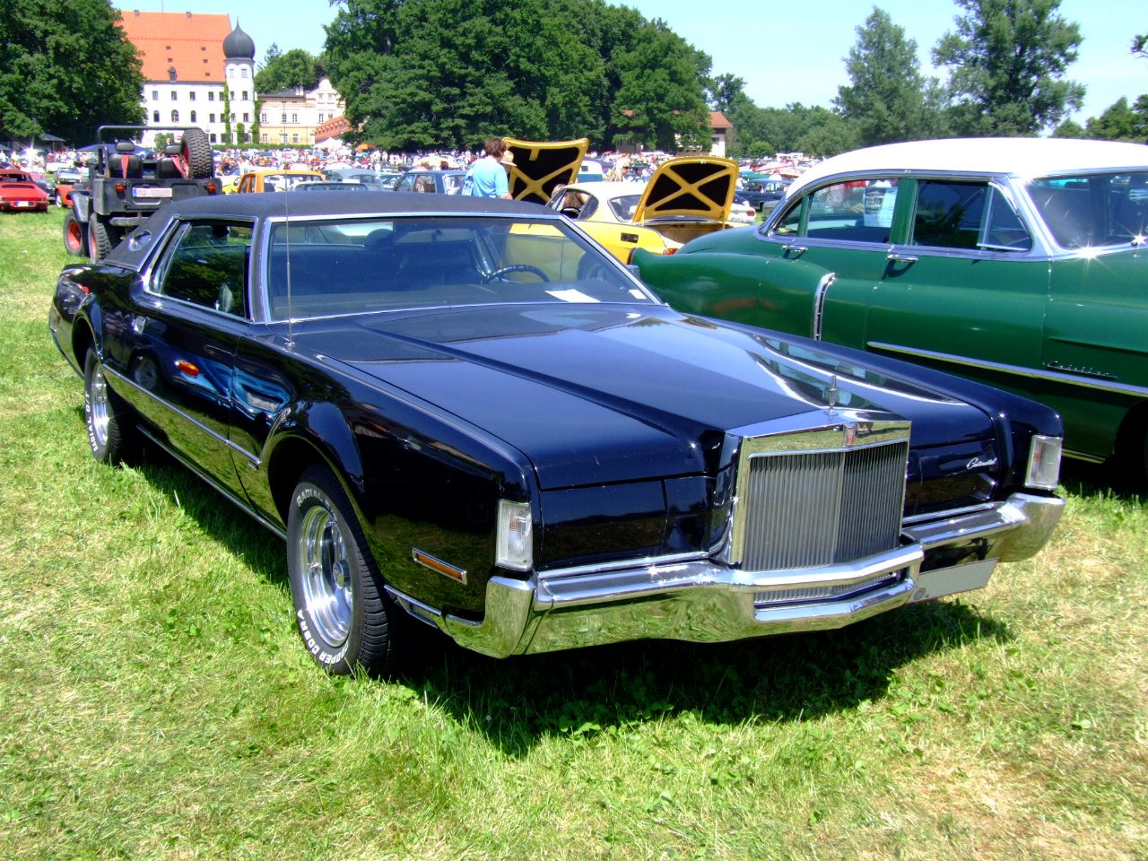 Lincoln Continental Mark IV