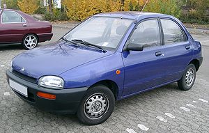 Mazda 121: 3 фото