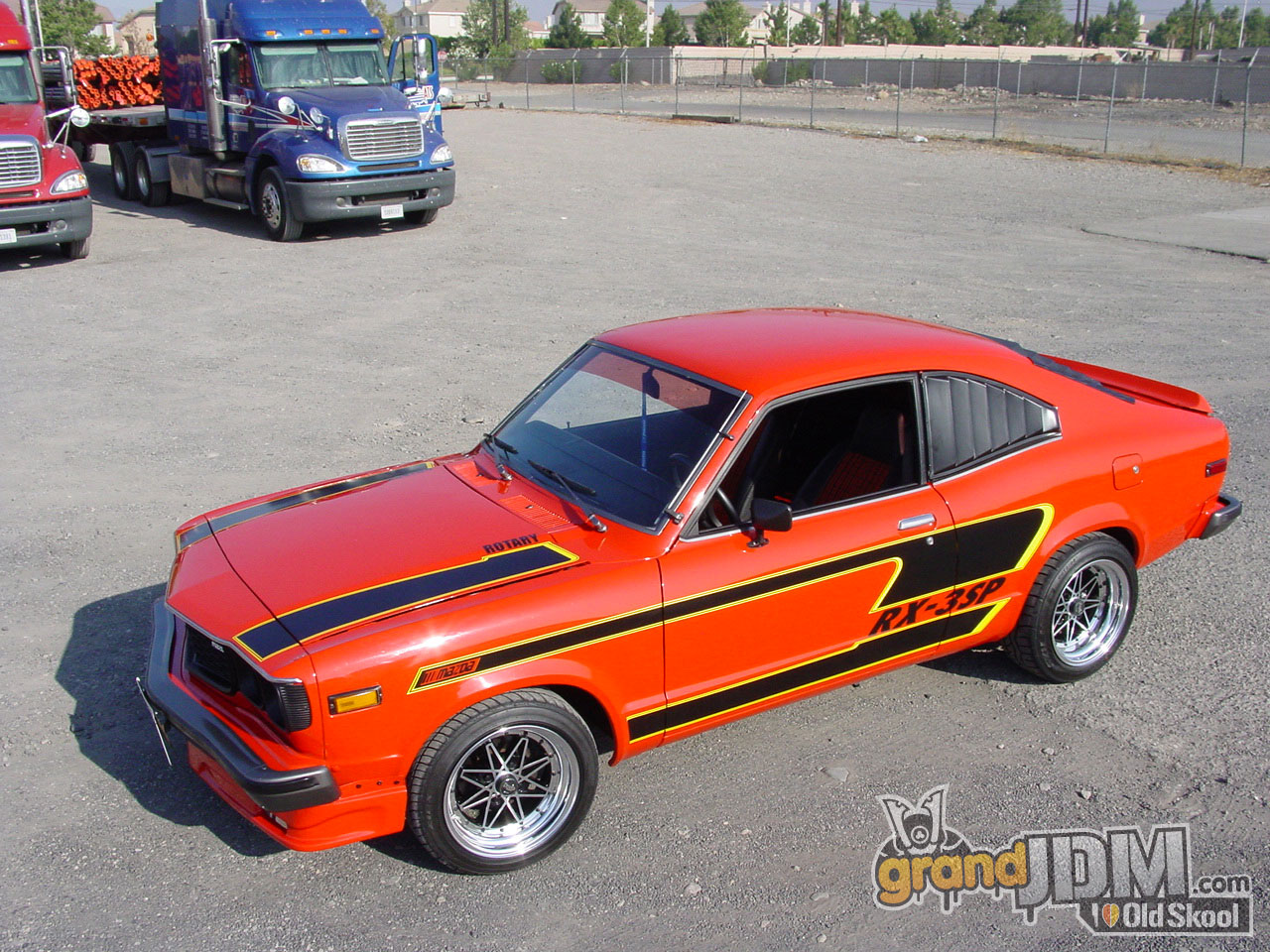 Mazda RX-3: 11 фото