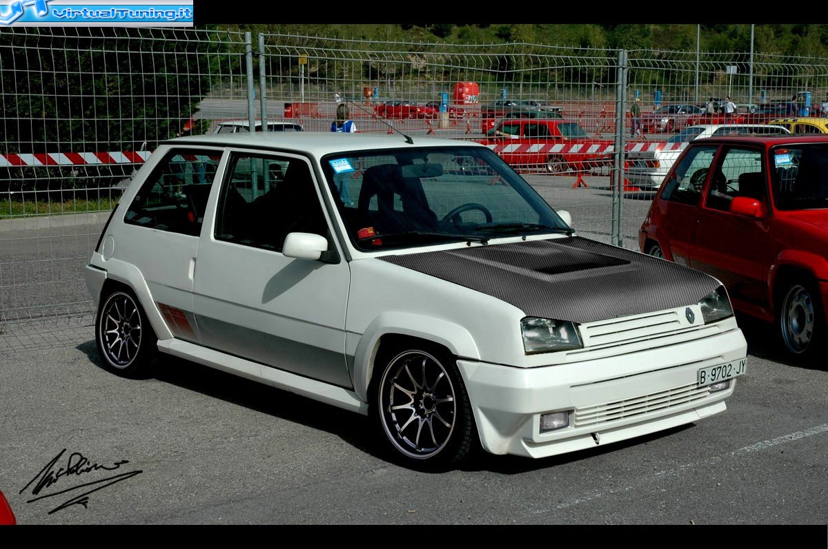 Renault 5 GT Turbo: 5 фото