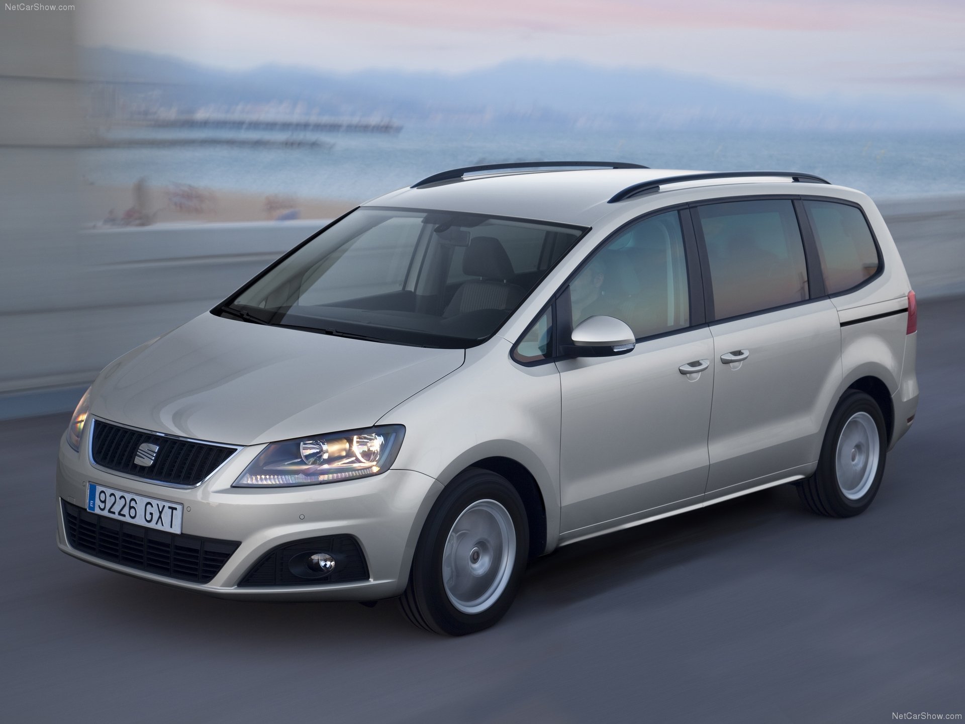 Seat Alhambra: 10 фото