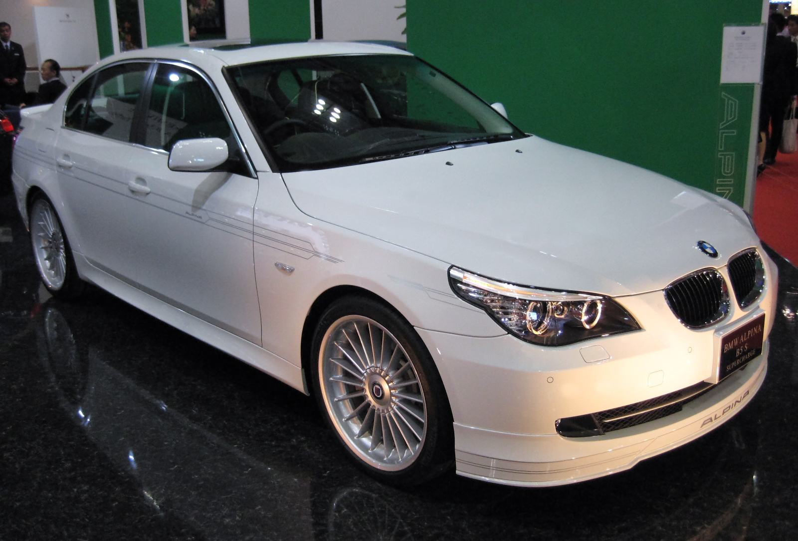 Alpina B5 E60: 11 фото