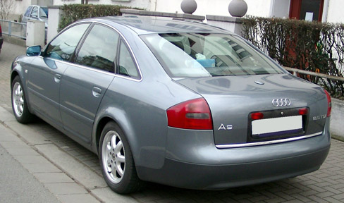 Audi A6 C5: 6 фото