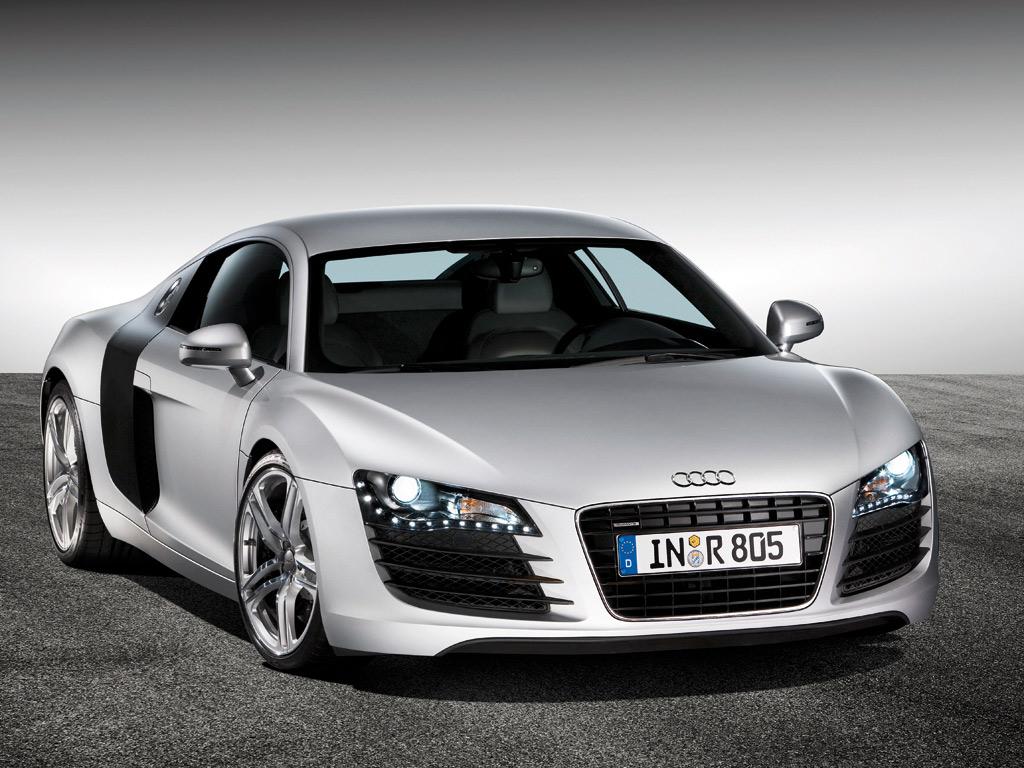 Audi R8: 2 фото