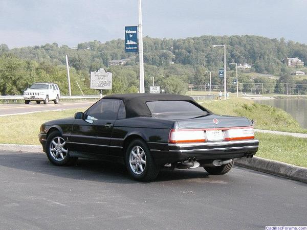 Cadillac Allante: 11 фото