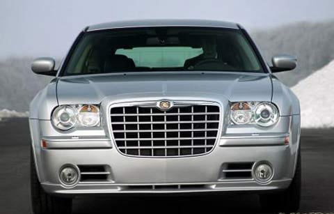 Chrysler 300C I: 9 фото