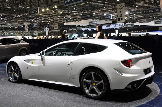 Ferrari FF: 1 фото