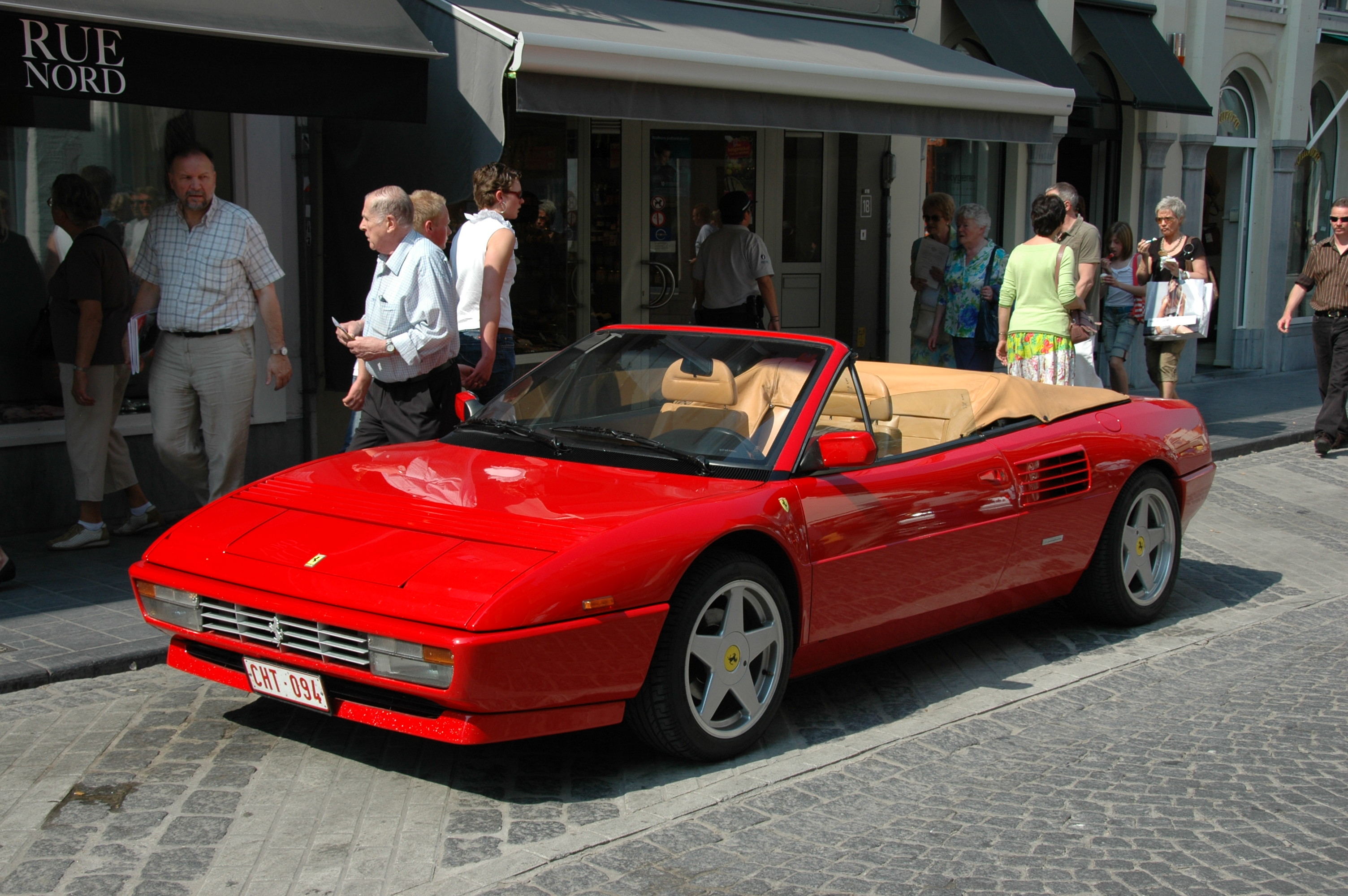 Ferrari Mondial: 2 фото