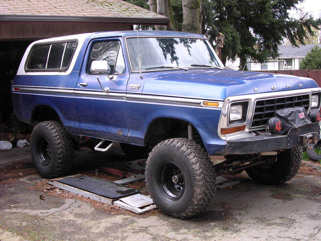 Ford Bronco: 10 фото