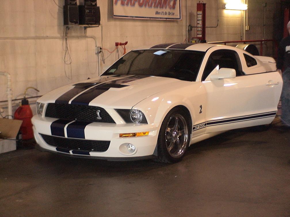 Ford Shelby GT 500: 11 фото
