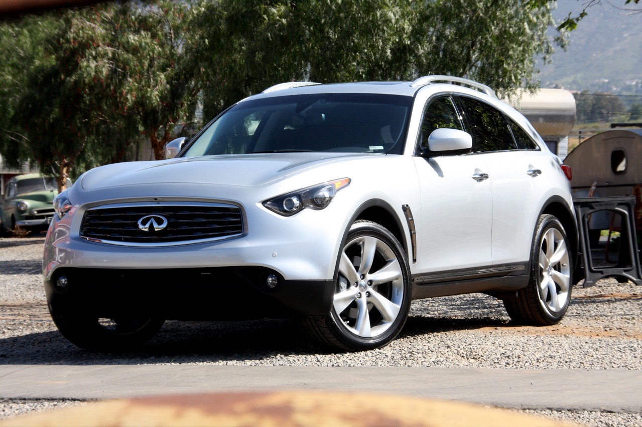 Infiniti FX I: 3 фото