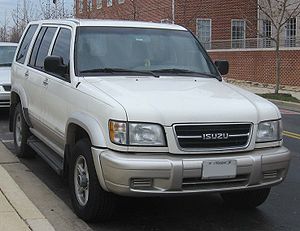 Isuzu Trooper: 2 фото