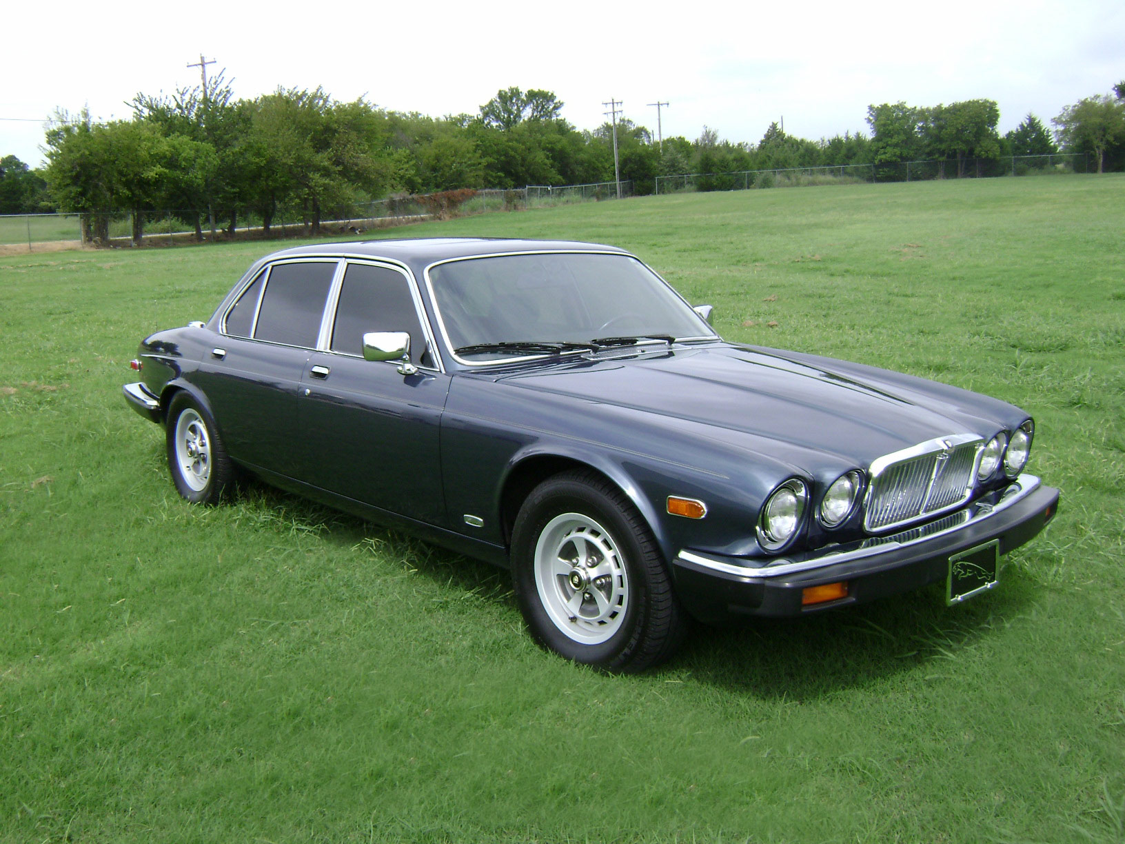 Jaguar XJ III: 8 фото