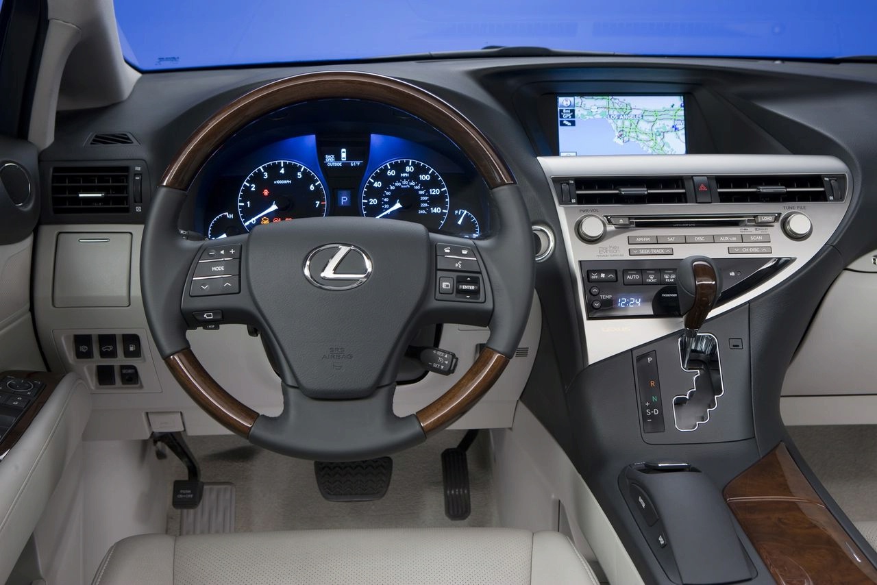 Lexus RX: 11 фото