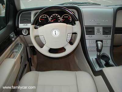 Lincoln Aviator: 7 фото