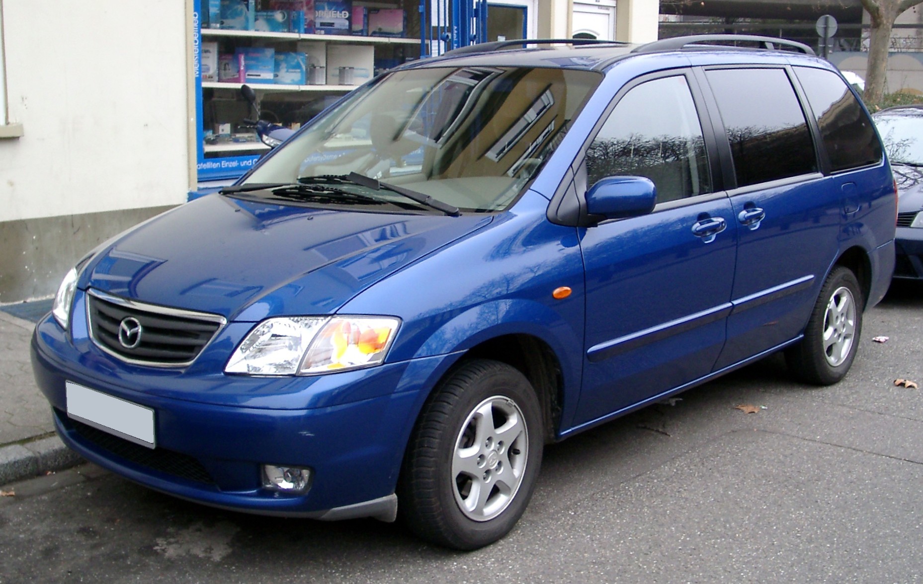 Mazda MPV: 11 фото