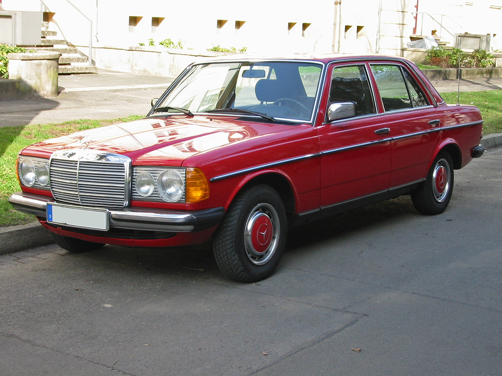 Mercedes W123: 3 фото