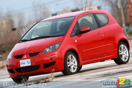 Mitsubishi Colt: 7 фото