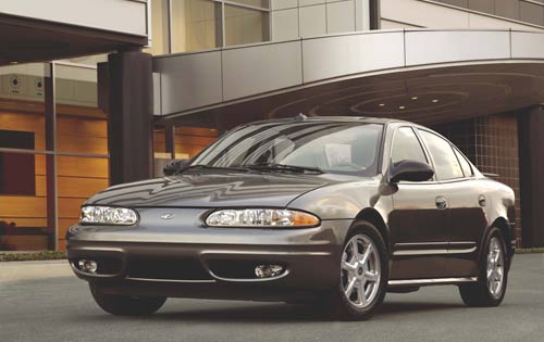 Oldsmobile Alero: 4 фото