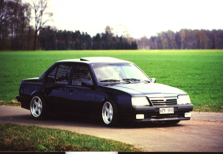 Opel Ascona C: 10 фото