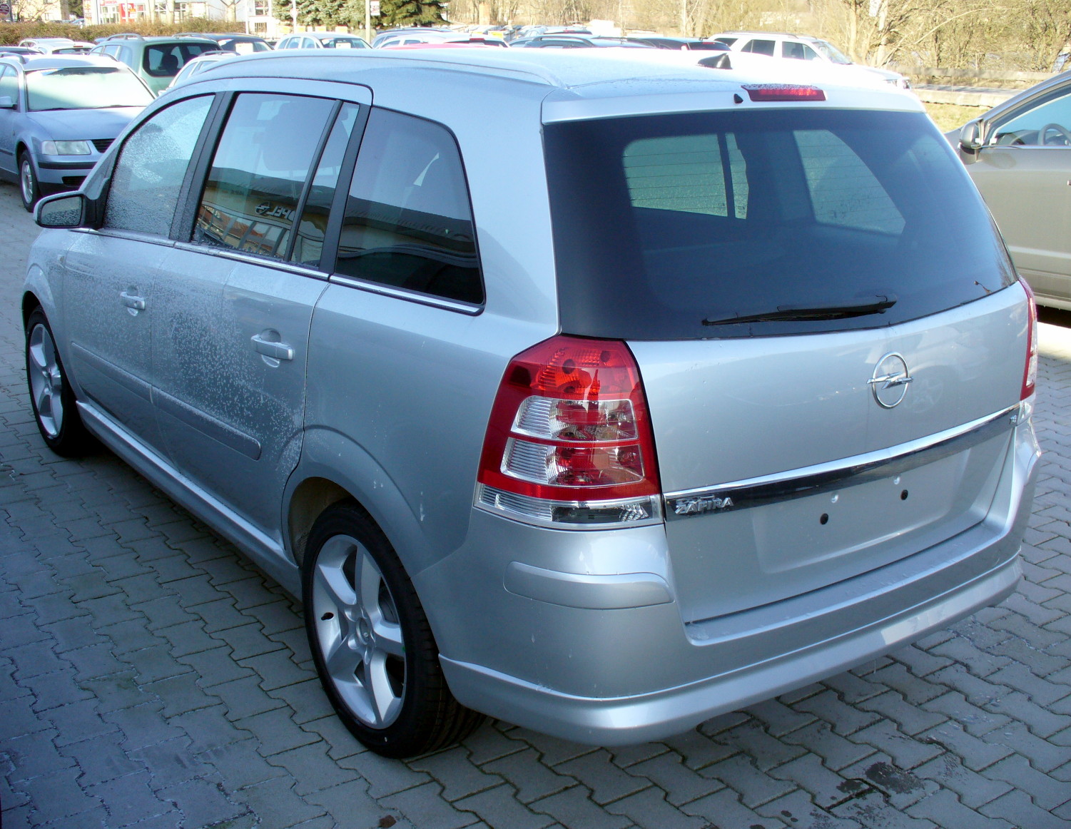 Opel Zafira B: 1 фото