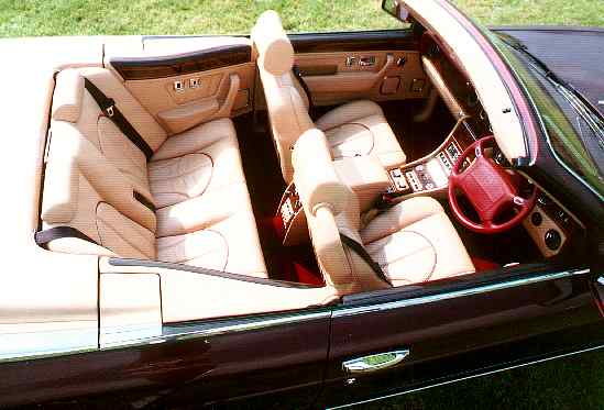 Rolls-Royce Corniche: 10 фото