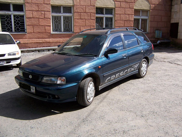 Suzuki Cultus Wagon: 3 фото