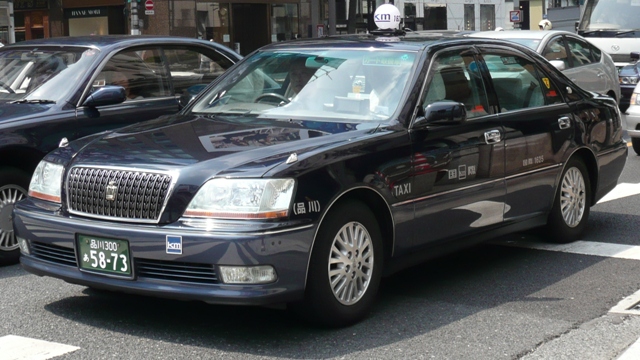 Toyota Crown Majesta: 07 фото