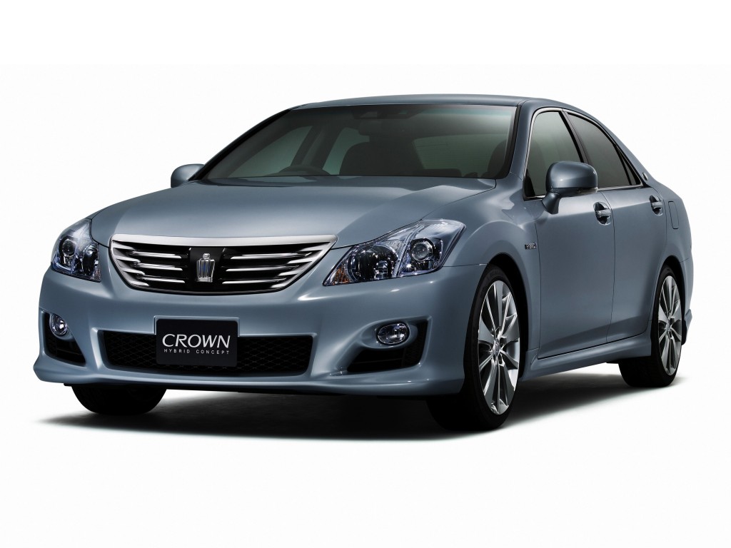 Toyota Crown: 3 фото