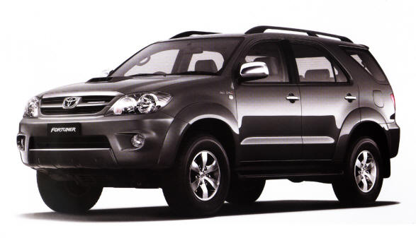 Toyota Fortuner: 11 фото