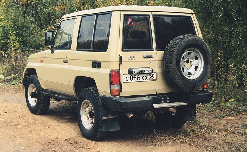 Toyota Land Cruiser 70: 4 фото