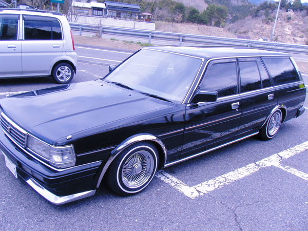 Toyota Mark II Wagon: 12 фото