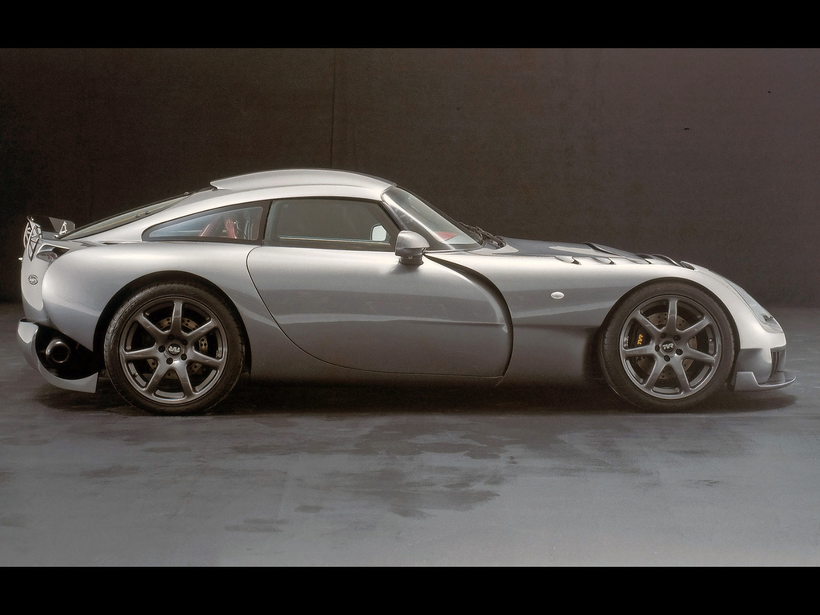 TVR Sagaris: 8 фото